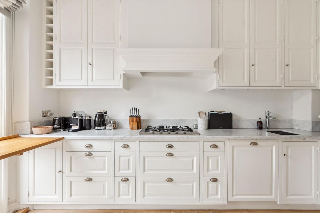 Property photo 3 of 20 Image