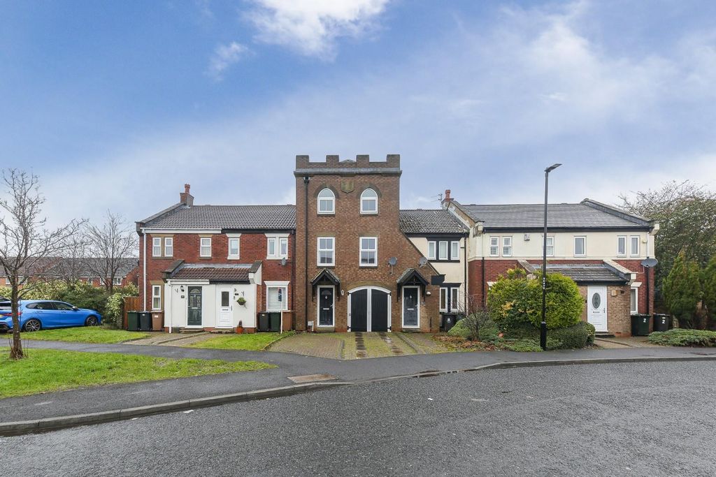 Property photo 1 of 20 Front External