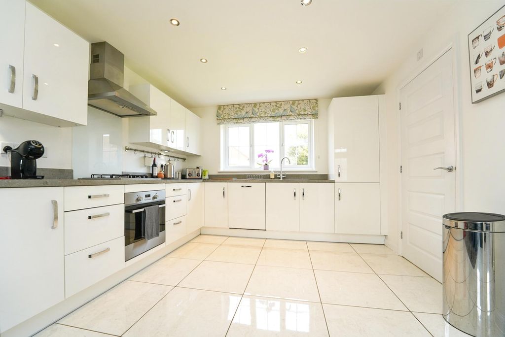 Property photo 2 of 10 2