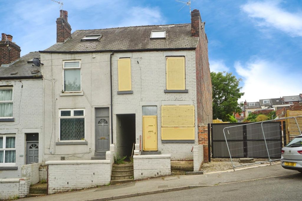 Property photo 1 of 16 Front