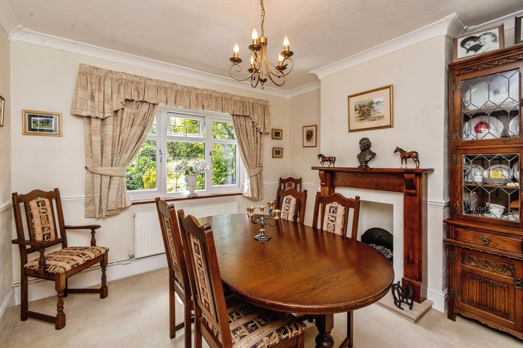 Property photo 3 of 17 Dining Room
