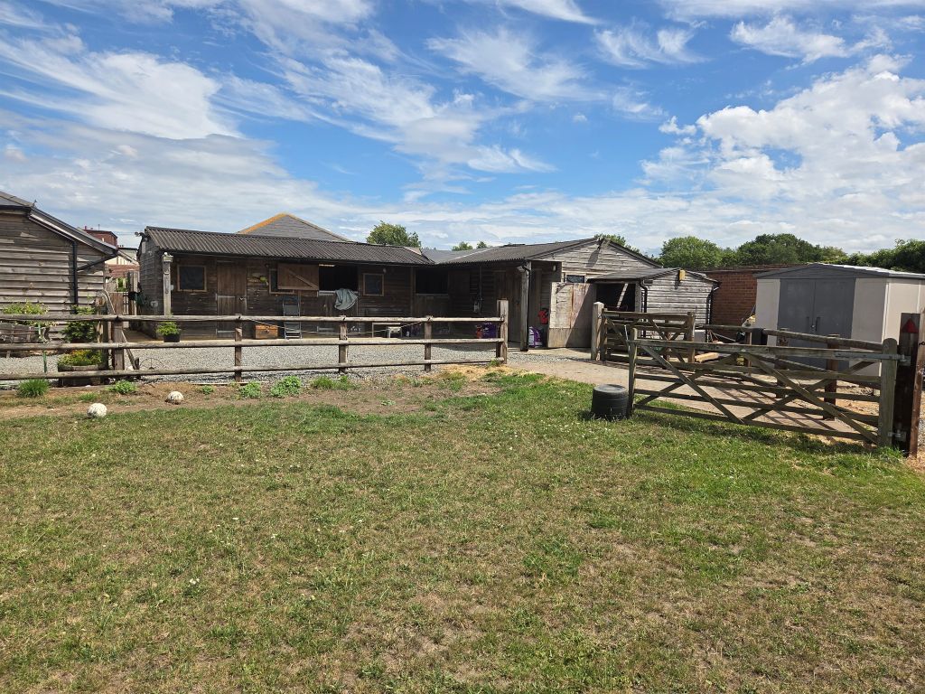 Property photo 2 of 32