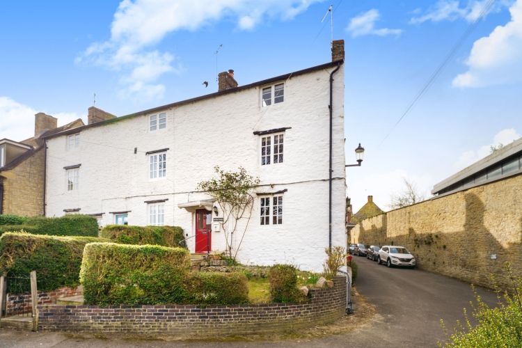 Property photo 1 of 11 81 Oxford Street-19