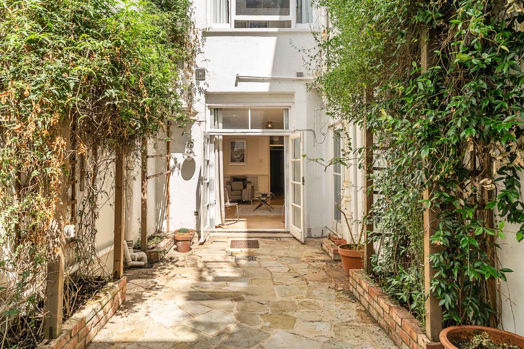 Property photo 3 of 10