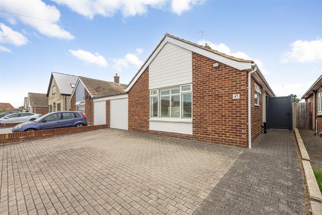 Property photo 1 of 17 Southwood Road, Tankerton, Whitstable