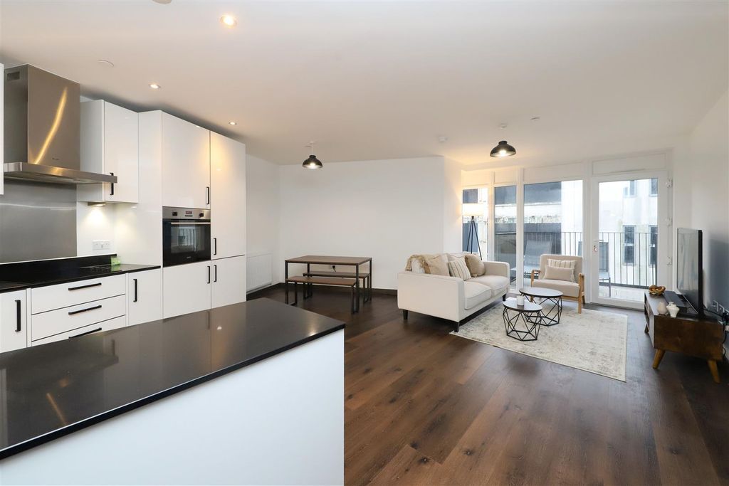 Property photo 3 of 15 Living Room