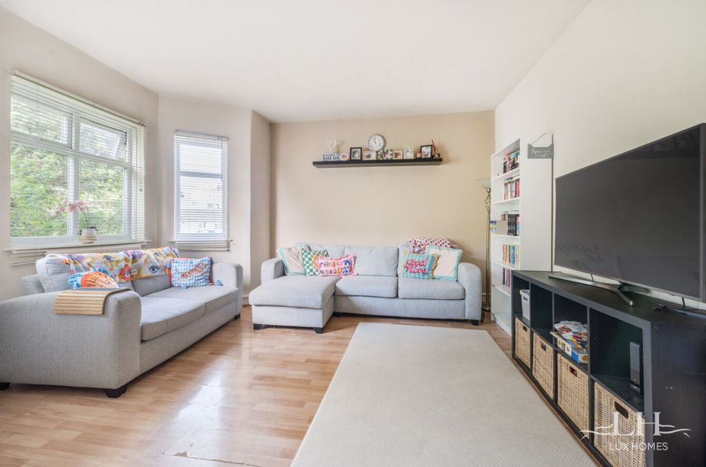 Property photo 2 of 17