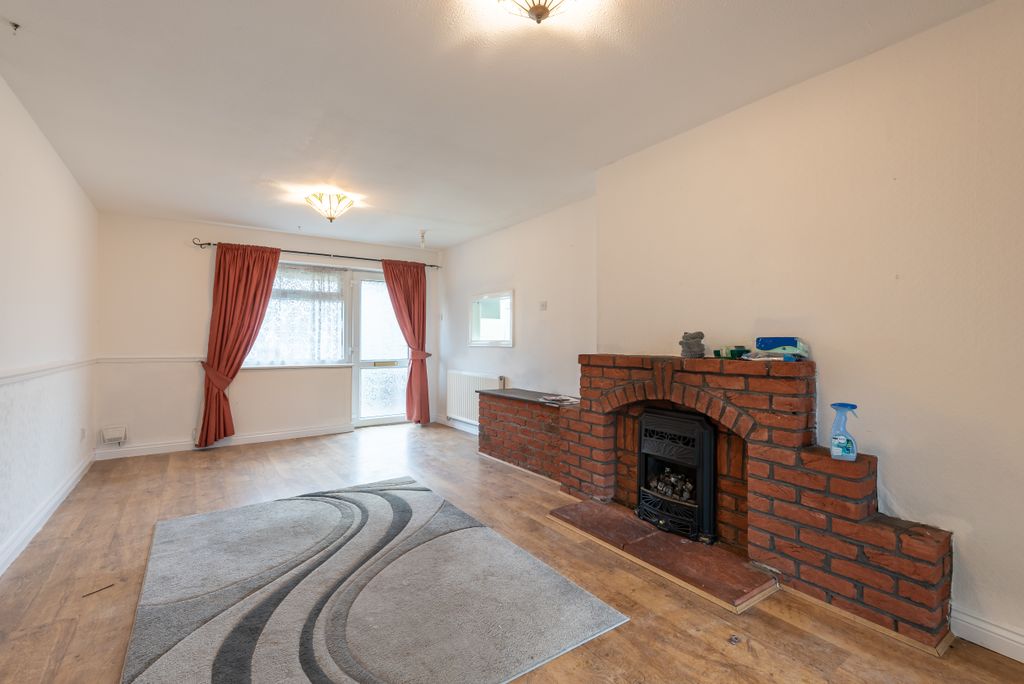 Property photo 2 of 28