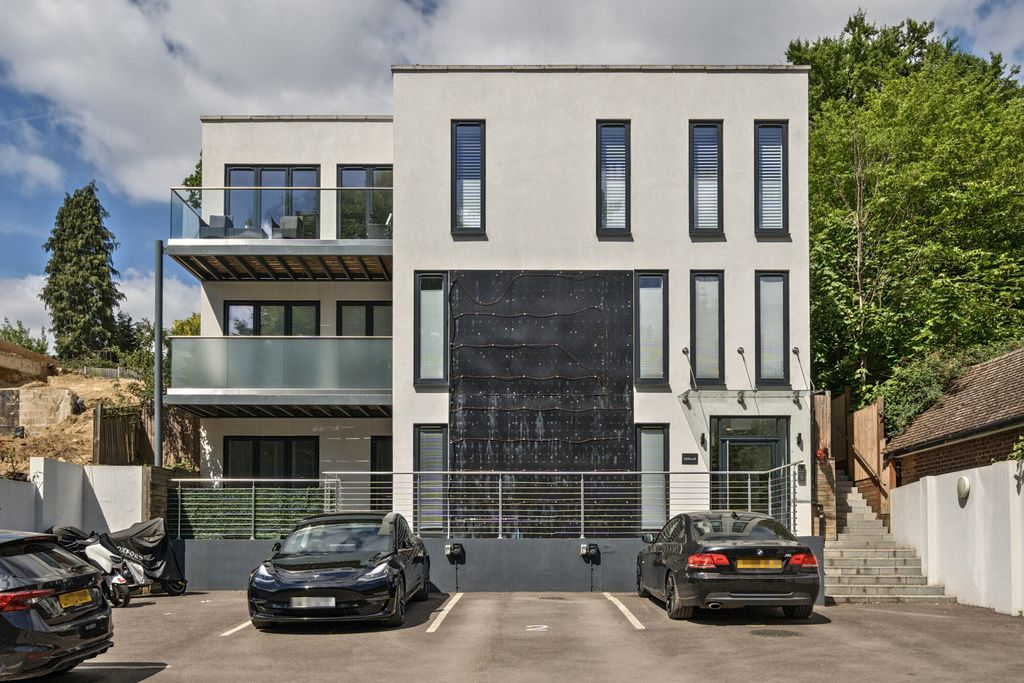 Property photo 1 of 21 External