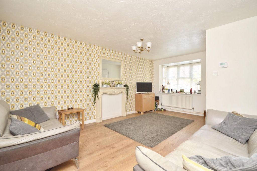 Property photo 3 of 16 Sitting Room