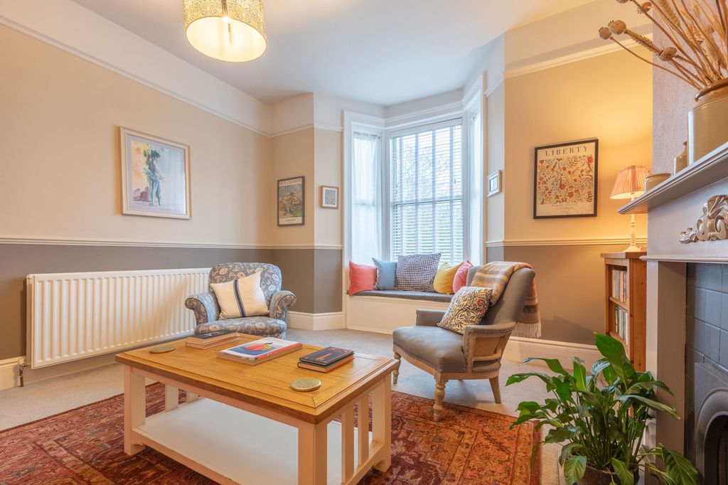 Property photo 3 of 20