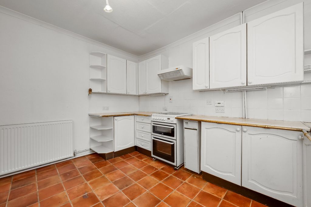 Property photo 3 of 14 Kitchen/B'fast Room