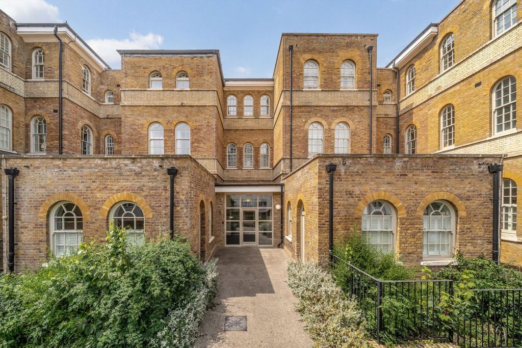 Property photo 1 of 6
