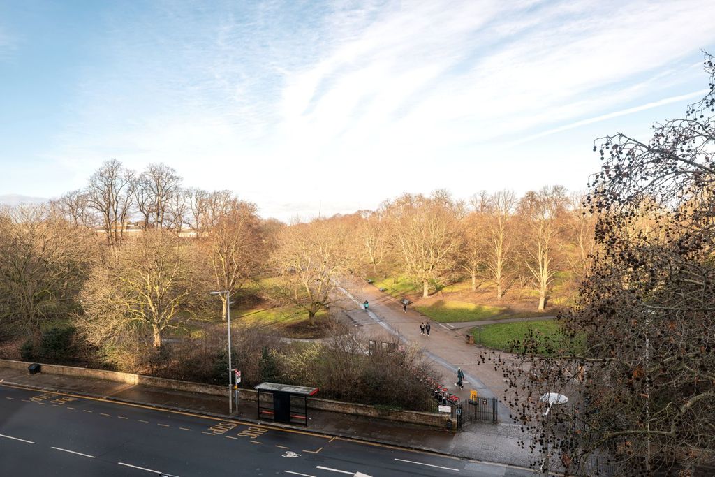 Property photo 3 of 23 Picture No. 24