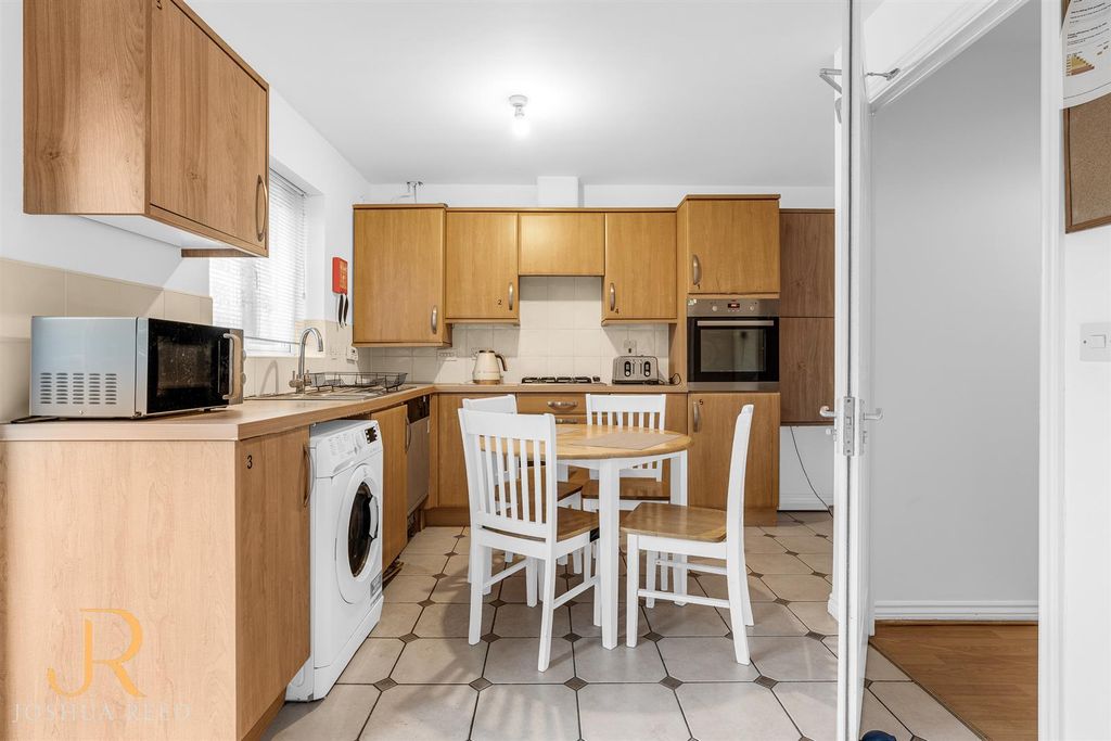 Property photo 3 of 18 Internal-5.Jpg