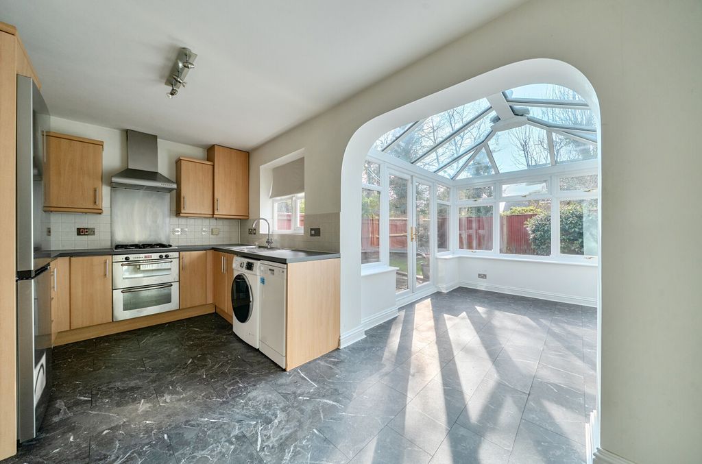 Property photo 2 of 19 1433845-2-69Bd140...