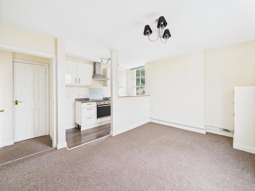 Property photo 2 of 8 Cam02742G0-Pr0049-Still004.Jpg
