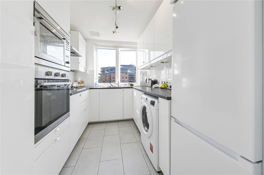 Property photo 3 of 22 Picture No. 34