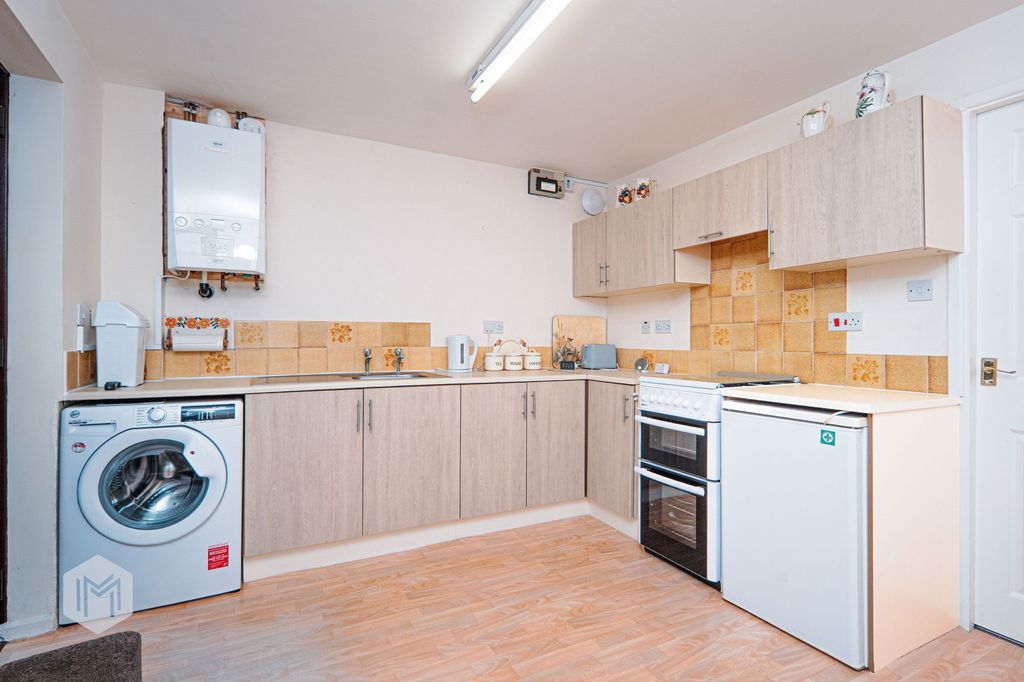 Property photo 3 of 23