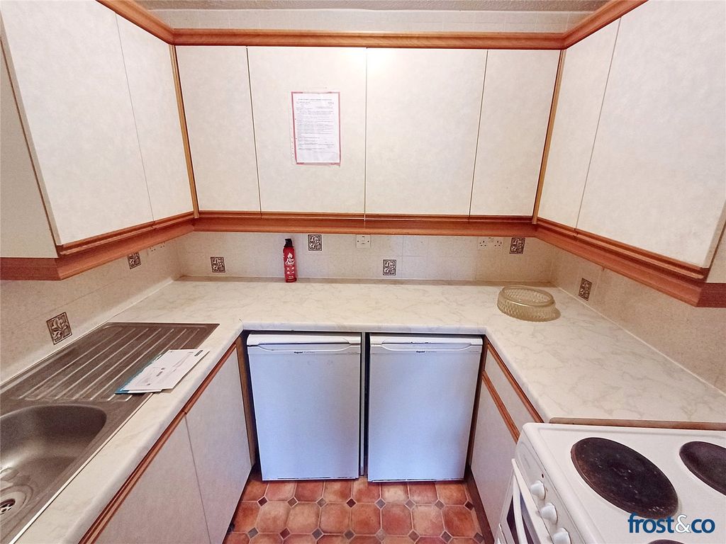 Property photo 3 of 7 Kitchen