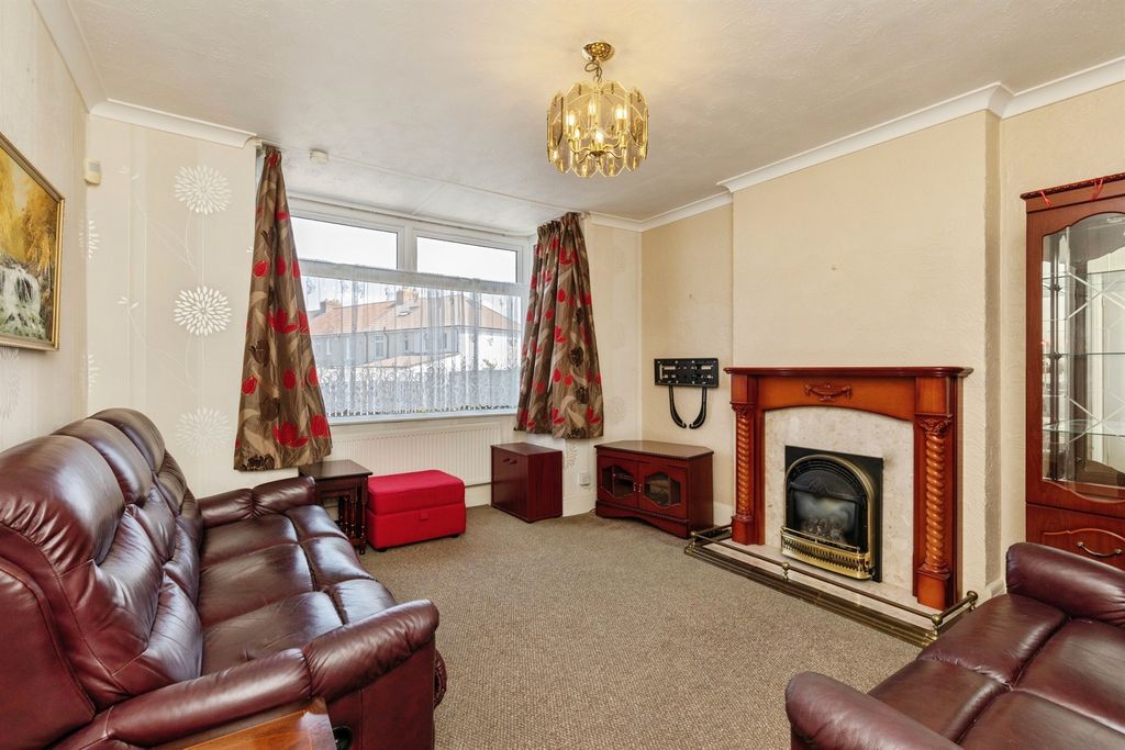 Property photo 3 of 26