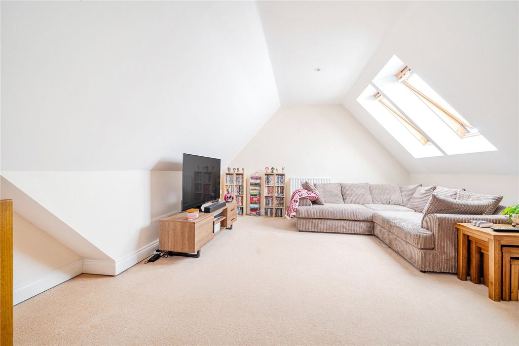 Property photo 2 of 18 Picture No. 17