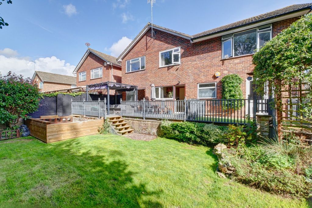 Property photo 2 of 26