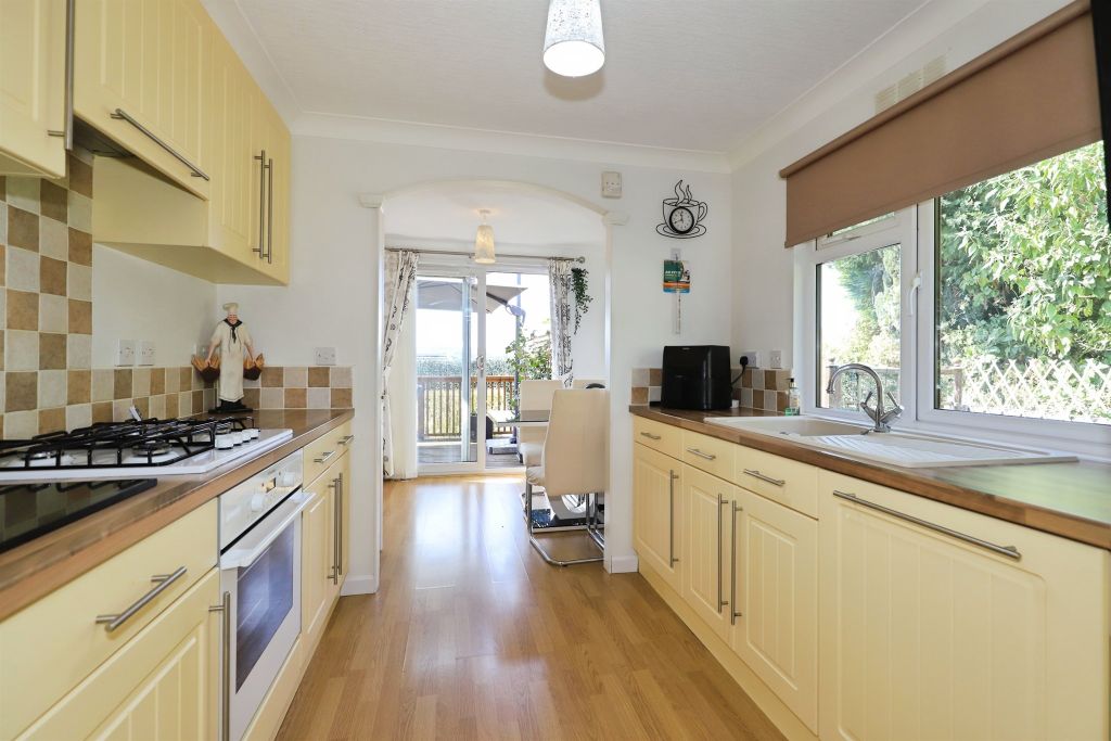 Property photo 3 of 22
