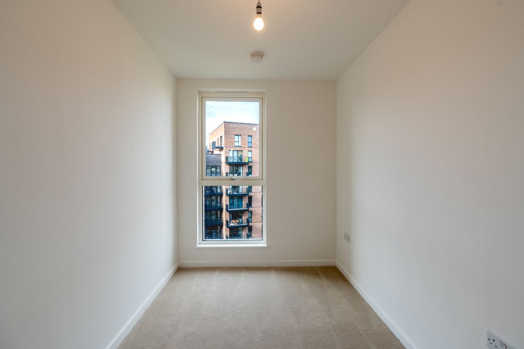 Property photo 1 of 8 Bedroom 2