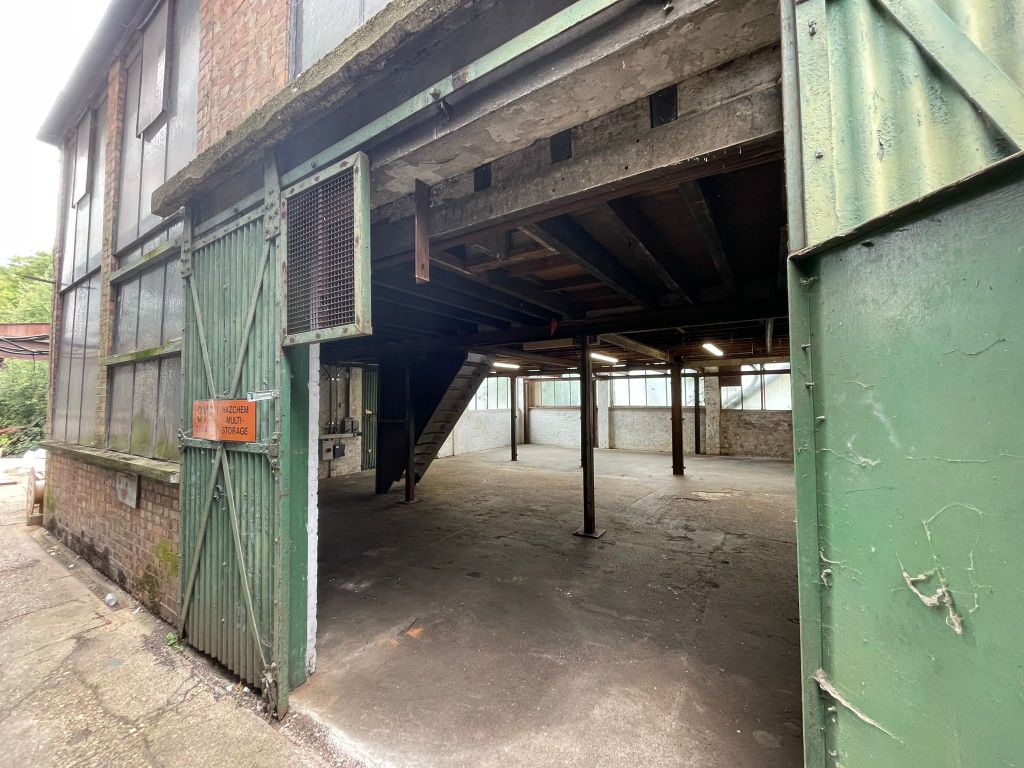 Property photo 1 of 2