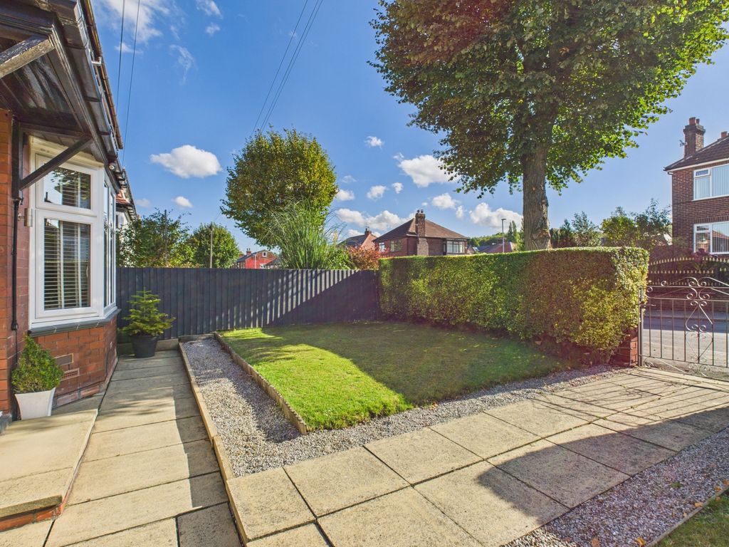Property photo 3 of 27 Cam03729G0-Pr0148-Still030