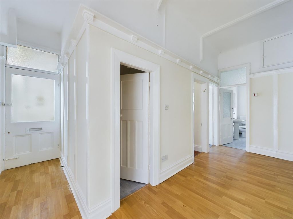 Property photo 3 of 23 Cam03844G0-Pr0025-Still002.Jpg