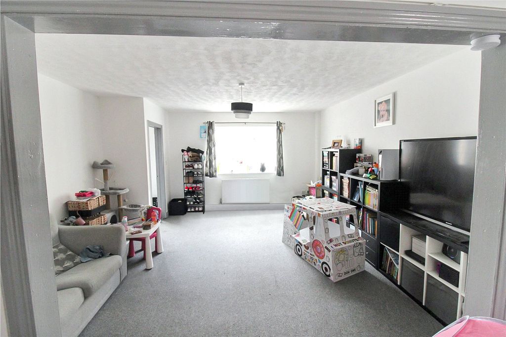 Property photo 3 of 11 Picture No. 13