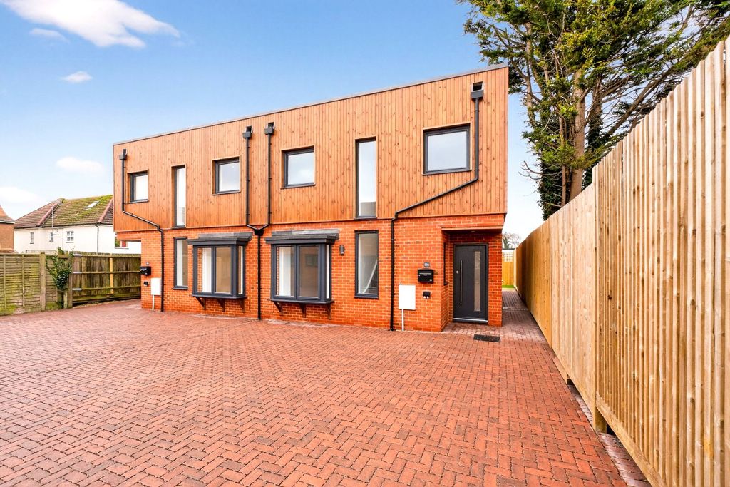 Property photo 1 of 15 Picture No. 03