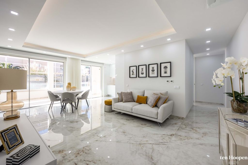 Property photo 2 of 21