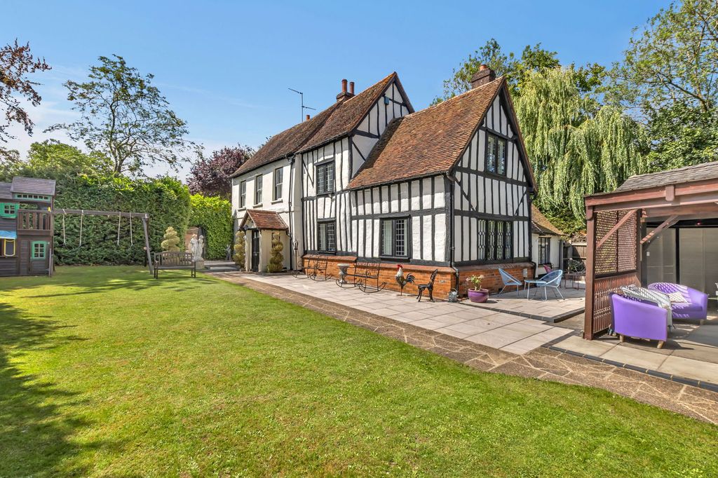Property photo 2 of 34
