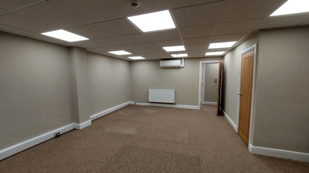 Property photo 3 of 12 Photo 14