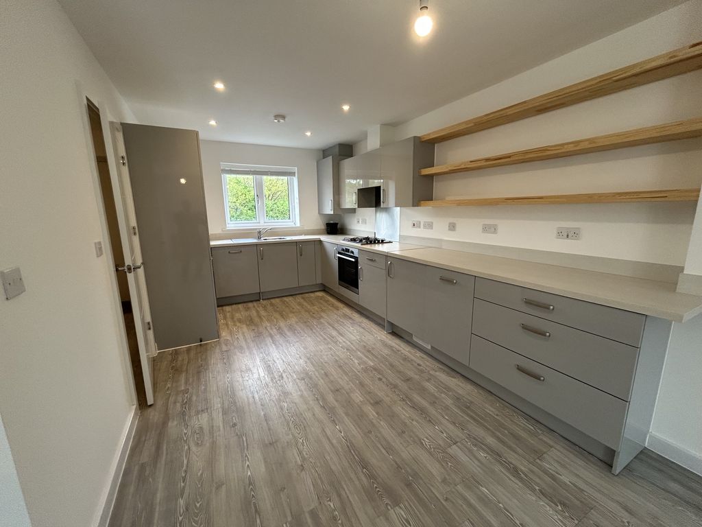 Property photo 2 of 19 Kitchen