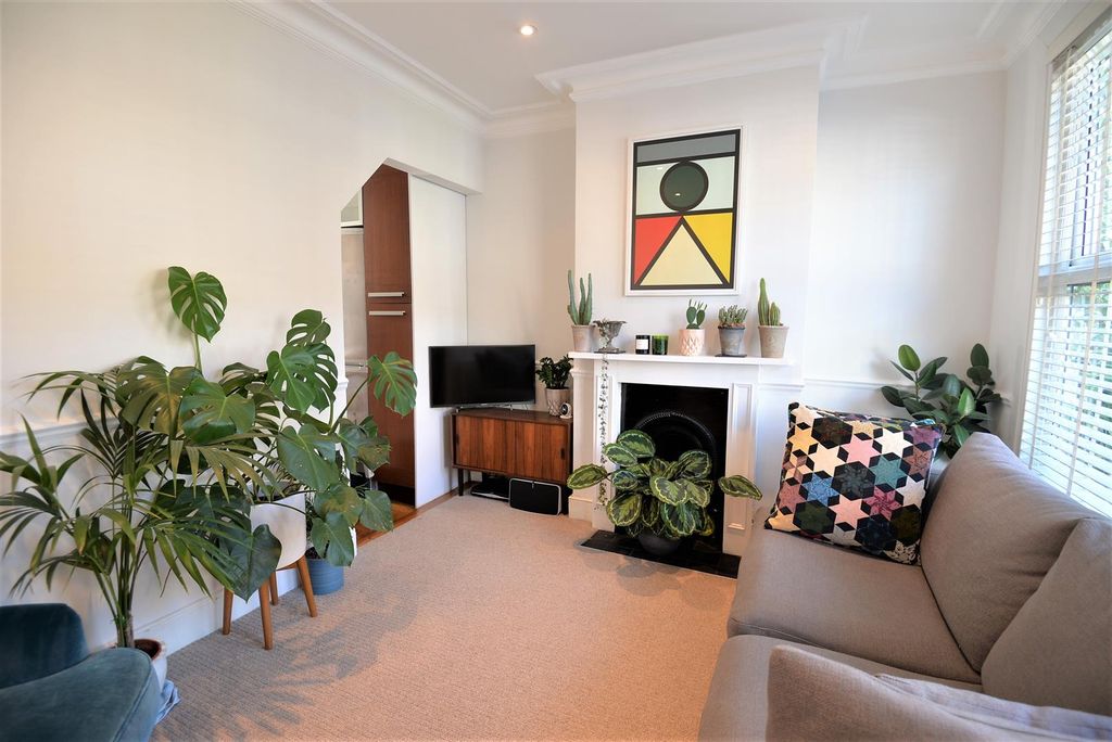 Property photo 2 of 19 2