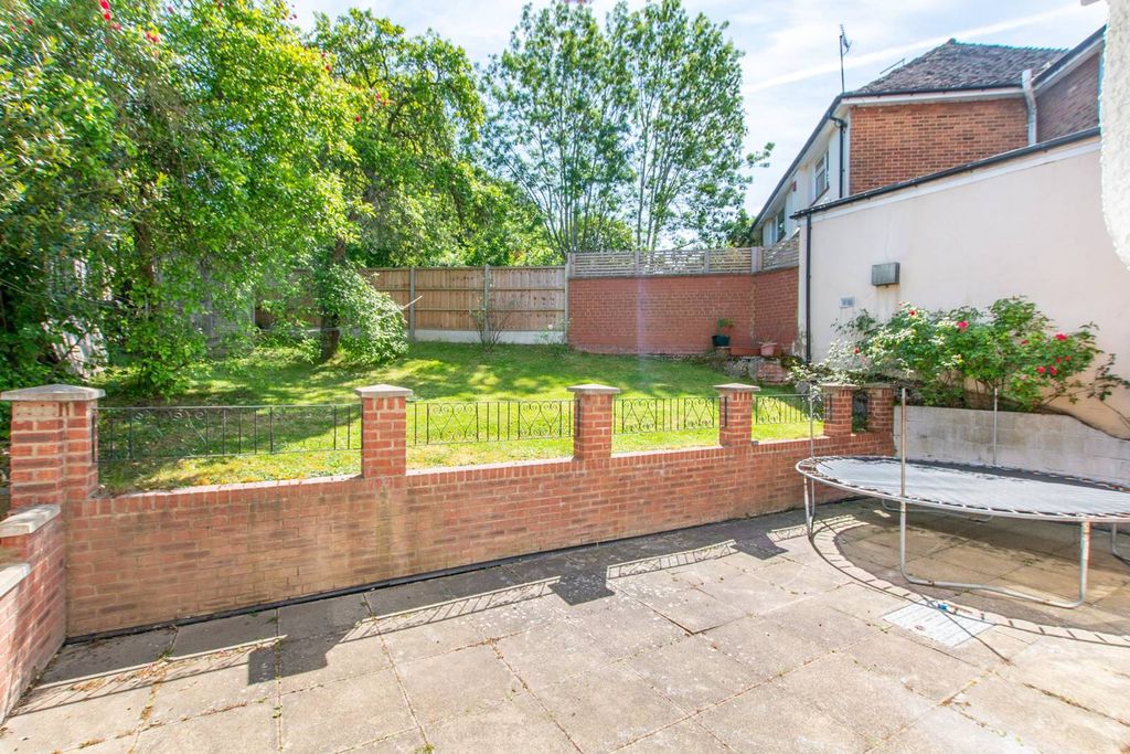 Property photo 2 of 18
