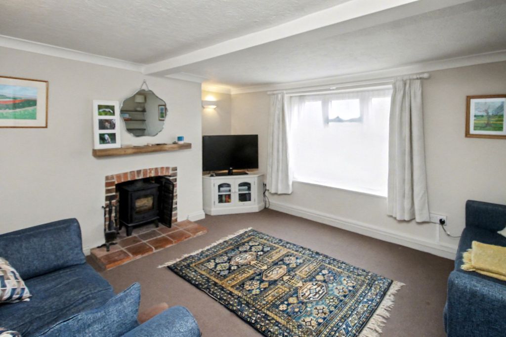 Property photo 2 of 8