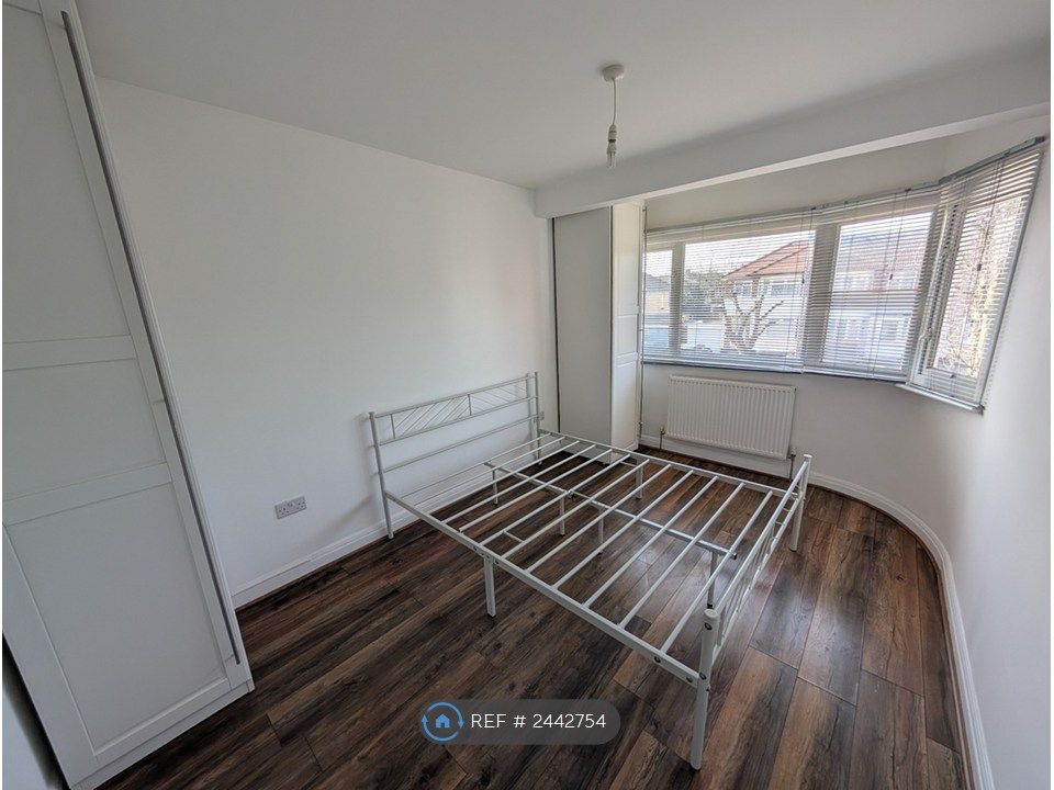 Property photo 3 of 26 Double Bedroom 1 (2st Floor)