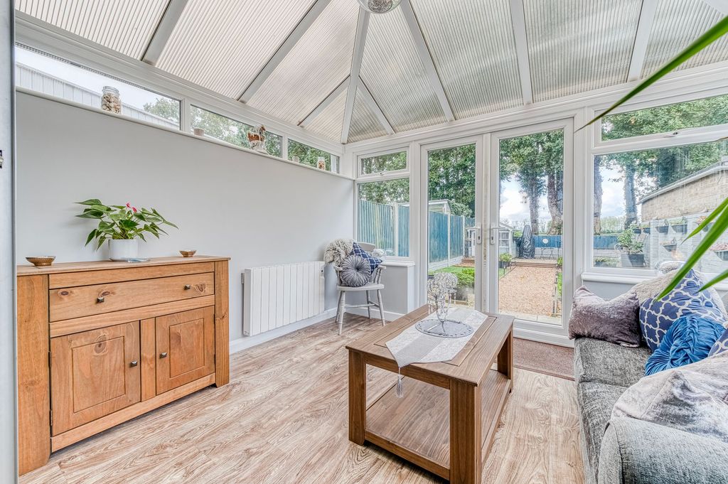 Property photo 2 of 21