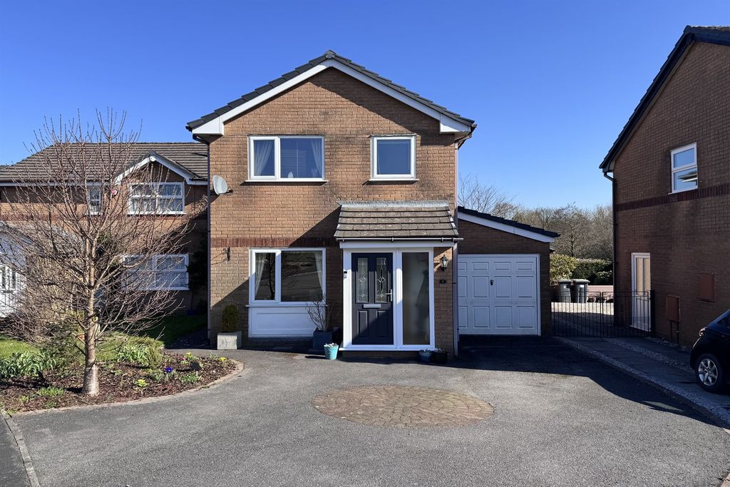 Property photo 1 of 17 (Main)