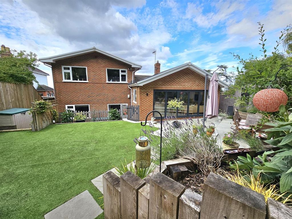 Property photo 2 of 25