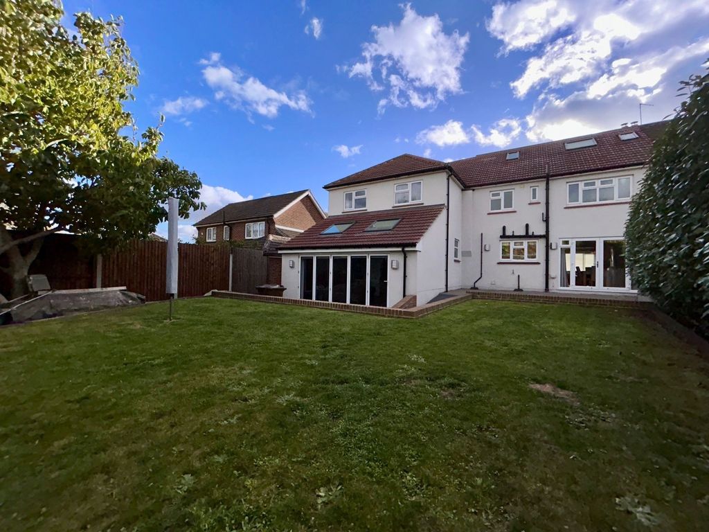 Property photo 3 of 31