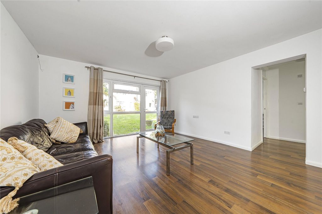 Property photo 2 of 14 Picture No. 17