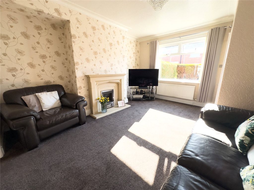 Property photo 3 of 23 Picture No. 14