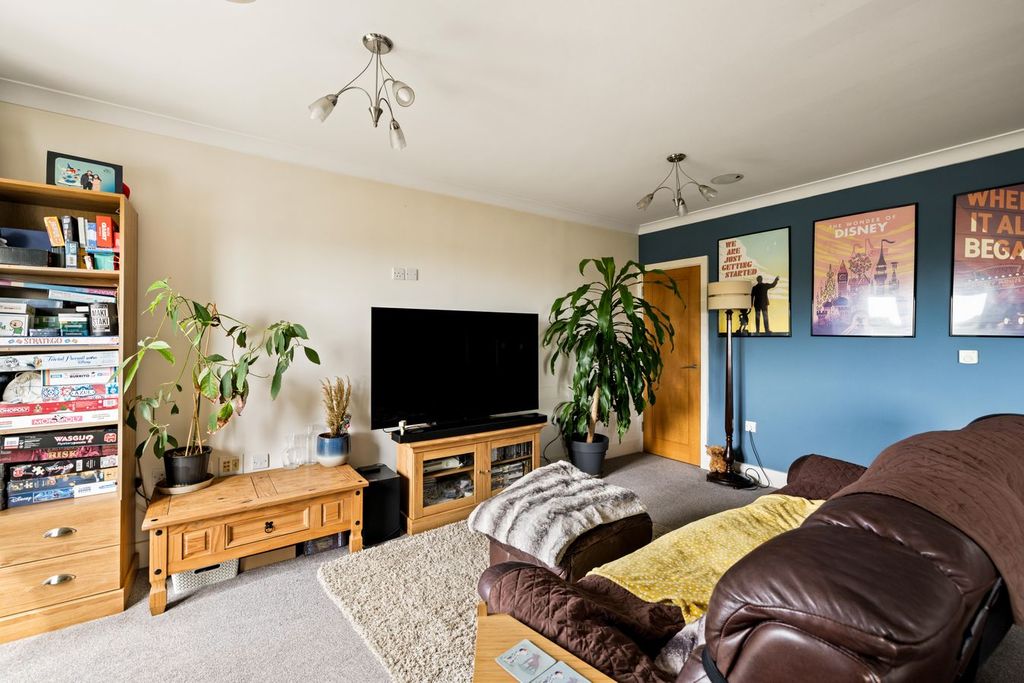 Property photo 2 of 19