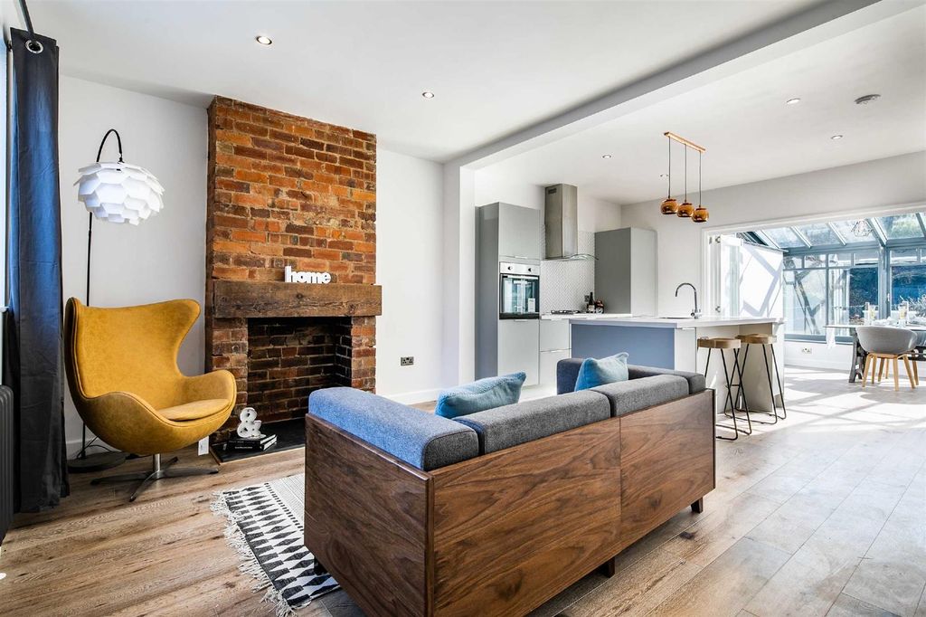 Property photo 2 of 14